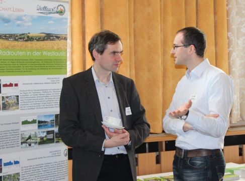 Energiebeauftragter der Stadt Großrörhsdorf André Riffel (rechts) im Gespräch