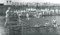 Öffentliches Volksbad am Teich des Gutsbesitzers Hörnig (Oberdorf)